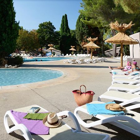 Residence Odalys Le Village Camarguais Les Gardians Арл Екстериор снимка