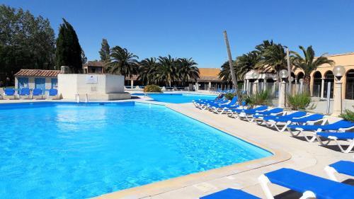 Residence Odalys Le Village Camarguais Les Gardians Арл Екстериор снимка