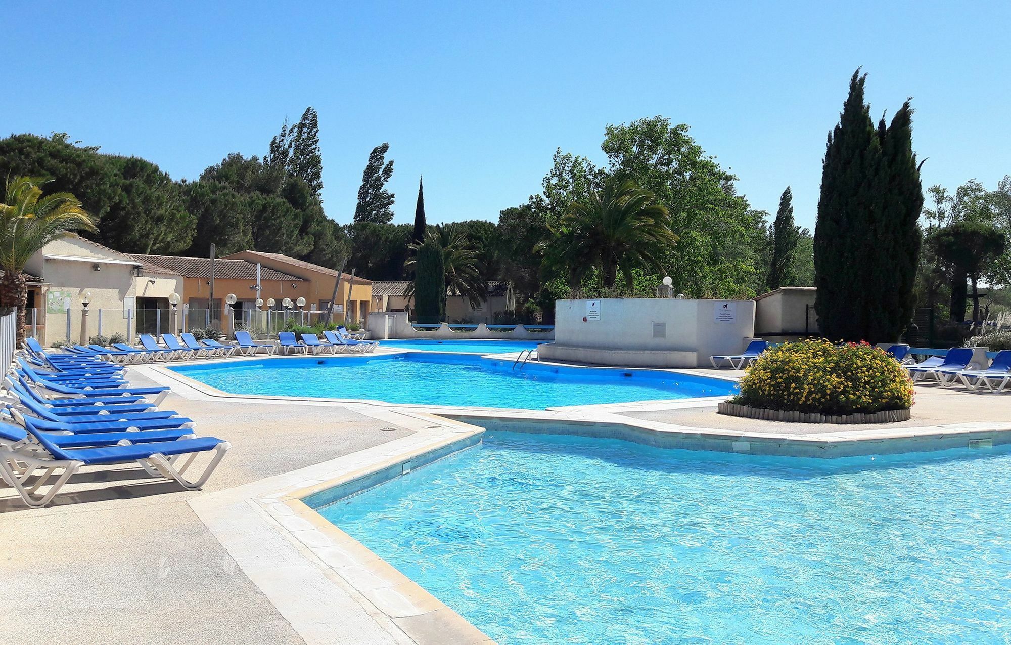 Residence Odalys Le Village Camarguais Les Gardians Арл Екстериор снимка